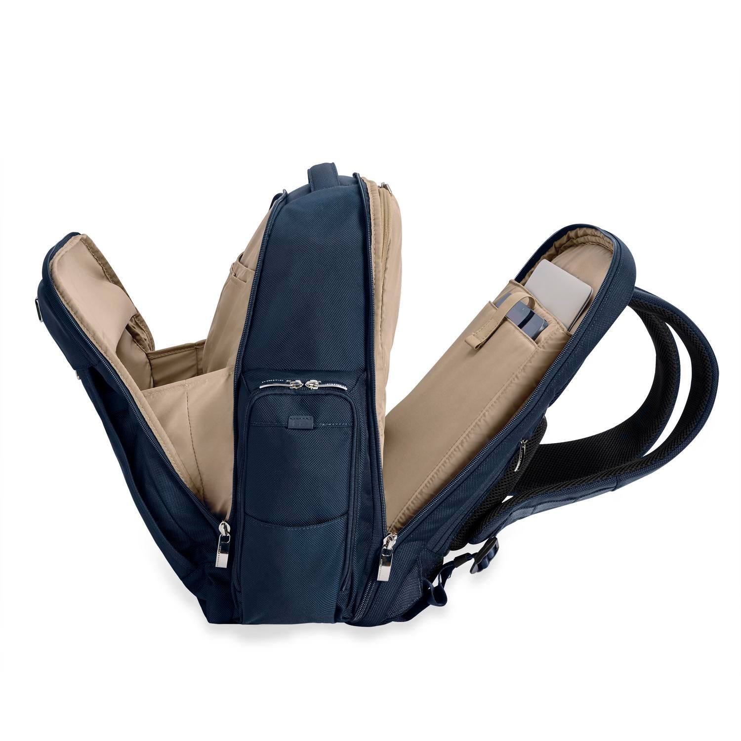Traveler Backpack - Image 9